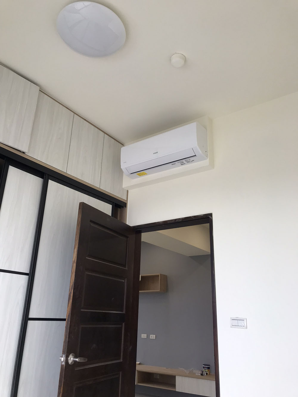 湖口天花板電視牆油漆工程